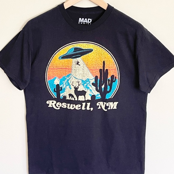 MAD Engine Roswell, NM UFO Alien Desert Graphic Black T Shirt Adult size Medium - Picture 3 of 9